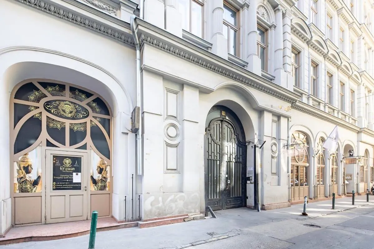Ultra Central - New - Ac Studio Budapest 0*,  Magyarország